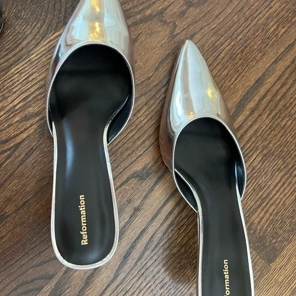 NWT and bags Reformation kitten heel mule in silver mirror! Size 9 (runs small) - Picture 4 of 8